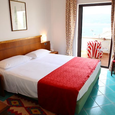 Hotel L'Antica Torre Del Porto Palinuro Esterno foto