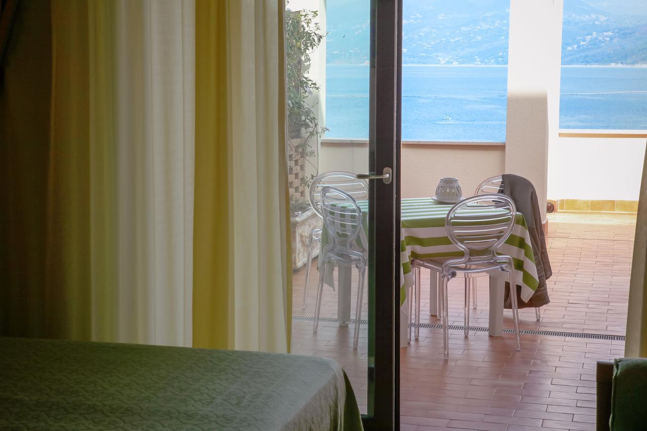 Hotel L'Antica Torre Del Porto Palinuro Esterno foto