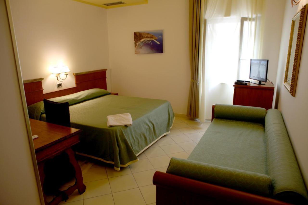 Hotel L'Antica Torre Del Porto Palinuro Esterno foto
